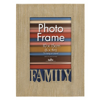Dřevěný fotorámeček 10x15 cm s vyřezaným detailem Family INNOVA